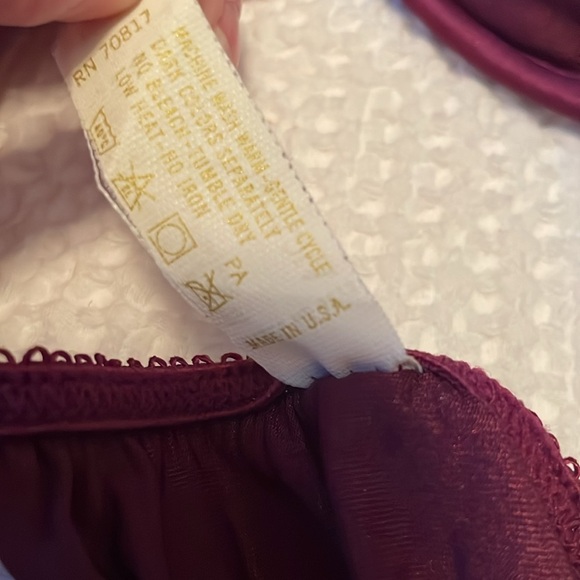 NWOT Vintage Victorias Secret Second Skin Satin Bra and Panty set - 36C and L.​ - Picture 7 of 10